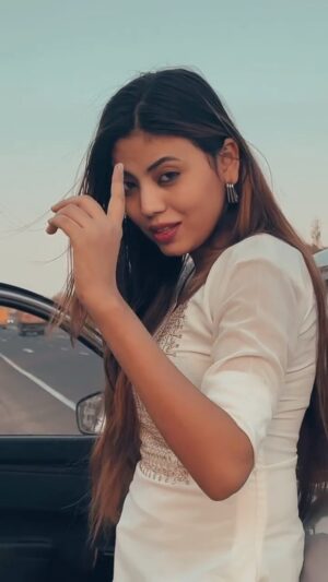 Shikha Wahulkar Instagram - Toot hi nhi skta😎🖕…..