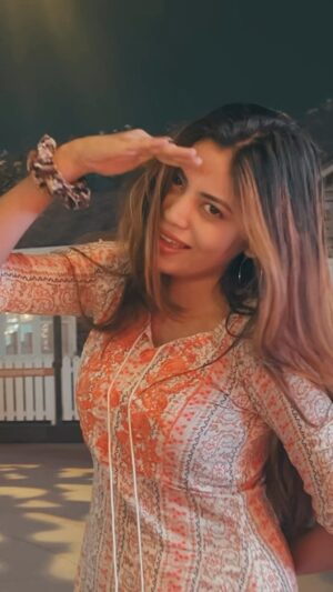 Shikha Wahulkar Instagram - Tumko dekh k👀❤️🔥…….
#reels #reelsinstagram #viral #explore #explorepage