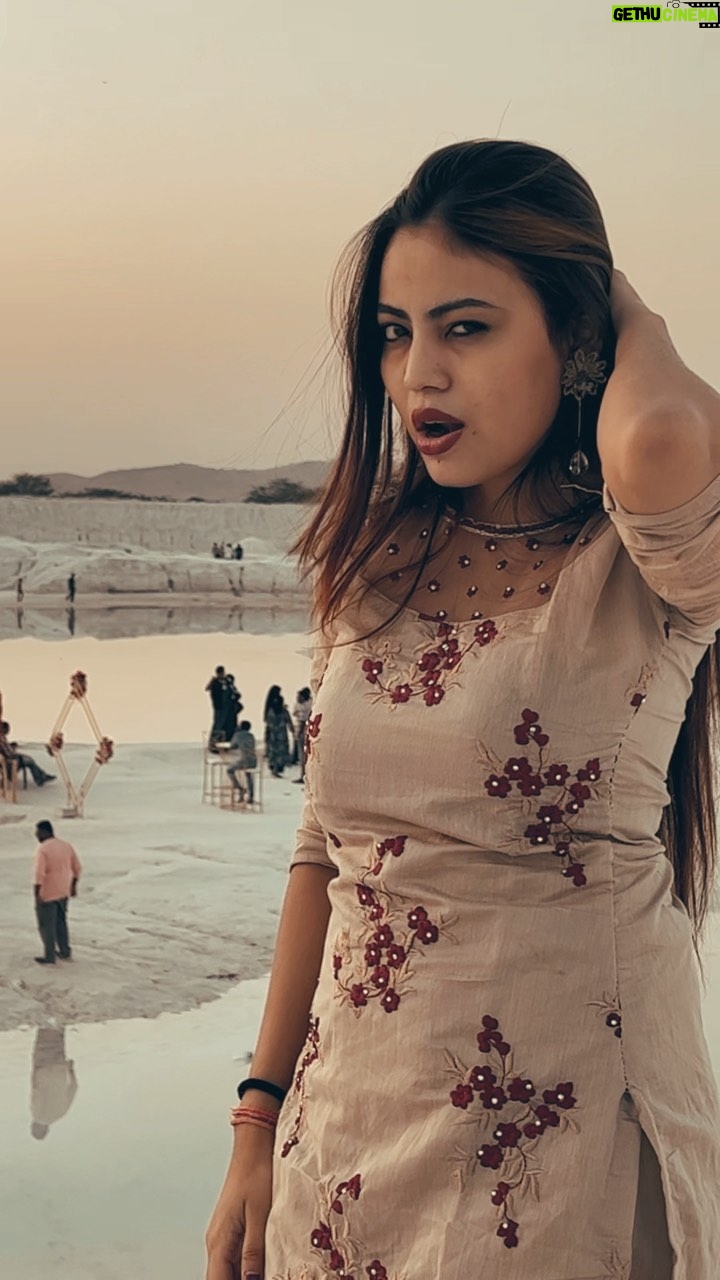 Shikha Wahulkar - 411.9K Likes - Ladki pate na❤️‍🔥🔥…..
#reels #reelsinstagram #viral
