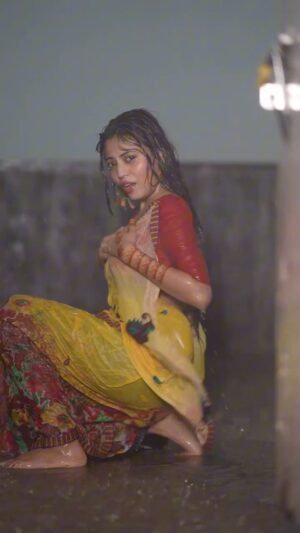 Shikha Wahulkar Instagram - Tip tip💦🌧️❤️🔥……
#reels #viral #reelsinstagram #explorepage #explorepage #reelitfeelit #reelkarofeelkaro