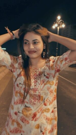 Shikha Wahulkar Instagram - Pehli bar ka milna❤️🔥🔥…..
#reels #reelsinstagram #viral #explore #explorepage #reelitfeelit #reelkarofeelkaro #exploremore