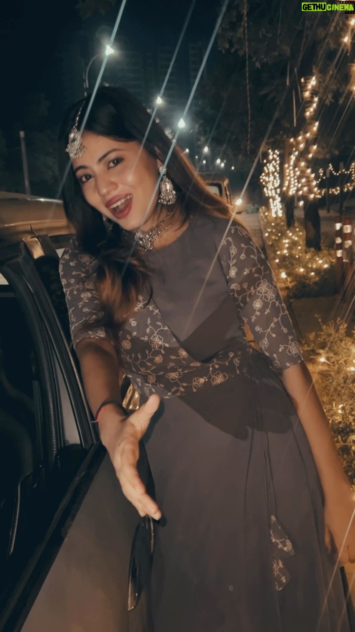Shikha Wahulkar - 616.7K Likes - Tuzko mubarak👏💔…..