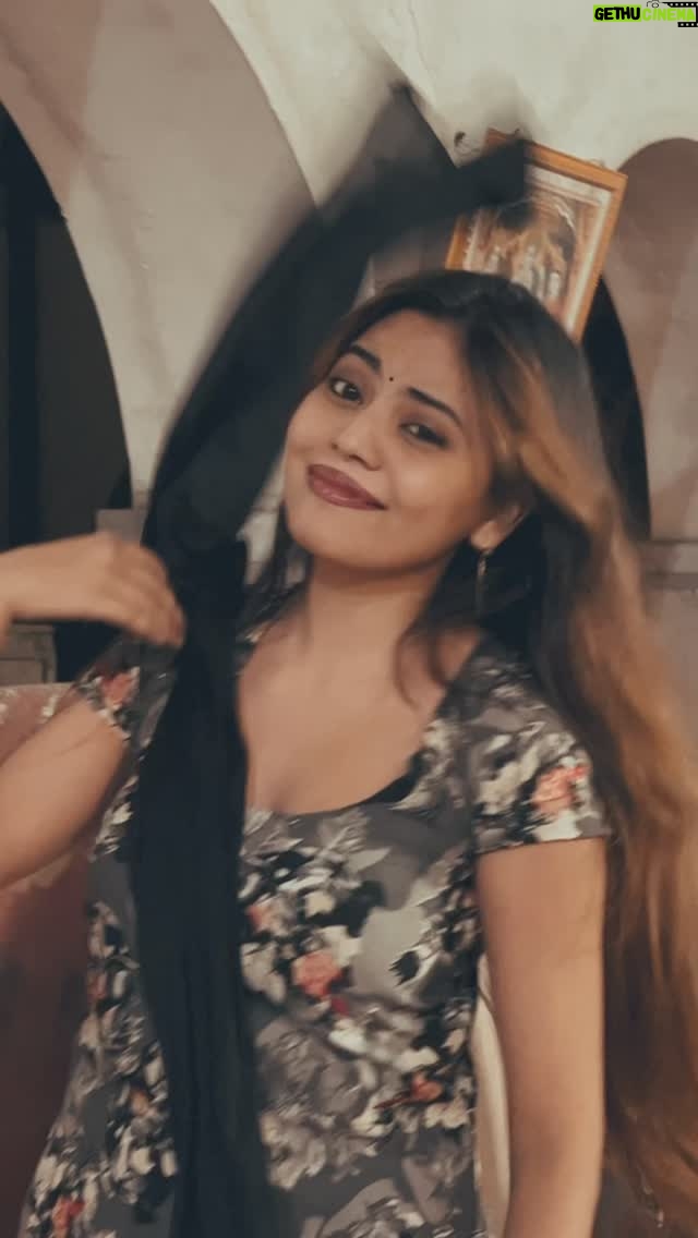 Shikha Wahulkar - 378.8K Likes - Mai tumhe chahu🥹👐…..
#reels #viral