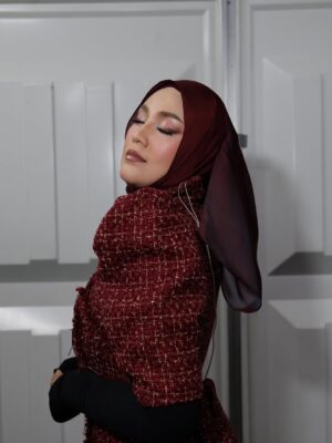 Shila Amzah Instagram - Alhamdulillah thank you @mrdiy2u for having me ❤️
So happy to see My beloved Sisters @jaclyn_victor and @ellaaminuddins ! Sorry tak dapat sembang lama tadi😭
Tak sempat nak ambil gambar dgn abang @awieofficial tadi ! See you again ! Great show today 💪🏼✨
Let’s have some rest , and focus on #RaiseTheStarMy on Sunday !🤍
Thank you team sebab selalu meriahkan suasana.
Make up @kasihcicie
Hijab Stylist @nazlivingastyle
Designer @isyrafarysi 🫶🏼