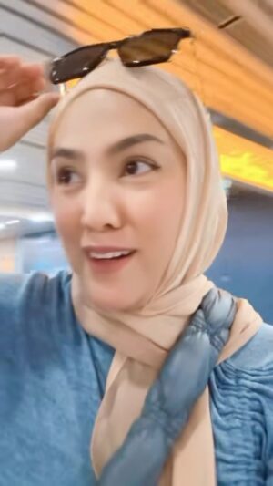 Shila Amzah Instagram - Sampai sdaaaa di sabahhh ✨ manaaa kajennn saaa #sabah