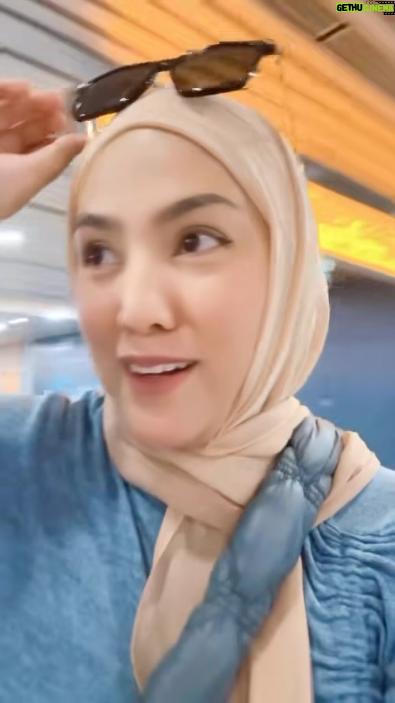 Shila Amzah - 11.8K Likes - Sampai sdaaaa di sabahhh ✨ manaaa kajennn saaa #sabah