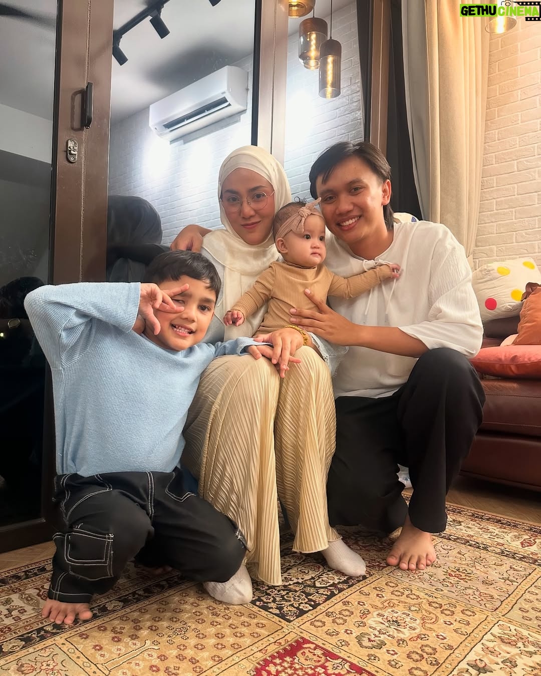 Shila Amzah - 36.8K Likes - Ramadan sayaaa ❤️
Syukur Alhamdulillah ✨
Sha banyak duduk rumah je spend time with My family , hows your ramadan so far guys ? 
Sorry la sha lama tak post, ingat tak dulu Kat IG semua benda kita nak post🥲 now we became more selective kan ? Tapi itu la lumrah.
Segala yang kita lalui sungguh mendewasakan.