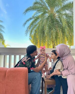 Shila Amzah Instagram - @rheaakiraa She’s been crying non stop for 3 hours 🫠 nak tumbuh Gigi, nak tukar bulan.
This regression always makes me think the newborn phase are the easiest.
@ubaimz agreed 🥲
I told him before , Tapi dia cakap newborn bangun every 2 hours , then I told him “atleast we knew what she wants,sleep/drink susu/ nappy change.”
Both of us were so overwhelmed , mata panda.
For 3 days in a row.
It wasn’t easy but this too shall pass❤️
He always so surprised on how I can remain my calm, I said as a parent, we have absolutely no choice.
I don’t wanna lose my sh*t in front of the kids🥲 it’s traumatising for them.
No matter how tired we are, these babies are our blessings, amanah Allah SWT pada kita.
They didn’t get to choose what kind of parents they wanted, but we can choose what kind of parents that we want to be for our children❤️
And thank you sethy @sethuwais for always knowing what to do, what to say to adik when she was restless.
And she calmed down whenever seth talks to her.
Autism spectrums are soo broad that you can never define them by the book.
Some say they will be agressive, some say they wont be able to have empathy, or even the ability to understand feelings.
But sethy on the other hand are god send.
He is so loving and kind, and the fact that he knew I was overwhelmed and he came to me “ its okay mama, Im here, I want to hug you.” 😭
Oh and , I relive/revisit my past trauma.
I faced my past fears together with My beloved husband.
Many of you may not know this, Penang traumatised me.
there were few incidents in Penang that haunts me and I never get to overcome it, for more than 10 years and I tried to get get past it over 3 years ago and failed miserably.
Until recently we decided to have a family vacation, ubai knew everything and I suggested Penang.
He asked me why, I said I want to create new memories with our little family.
Finally ,We managed to do so😭 I’m so grateful that I get to do this with him and I can never thank him enough for being in my life.
I apologise for such a long caption, I didn’t feel like posting anything for the past week.
Have a great day everyone ! Thanks for reading ❤️