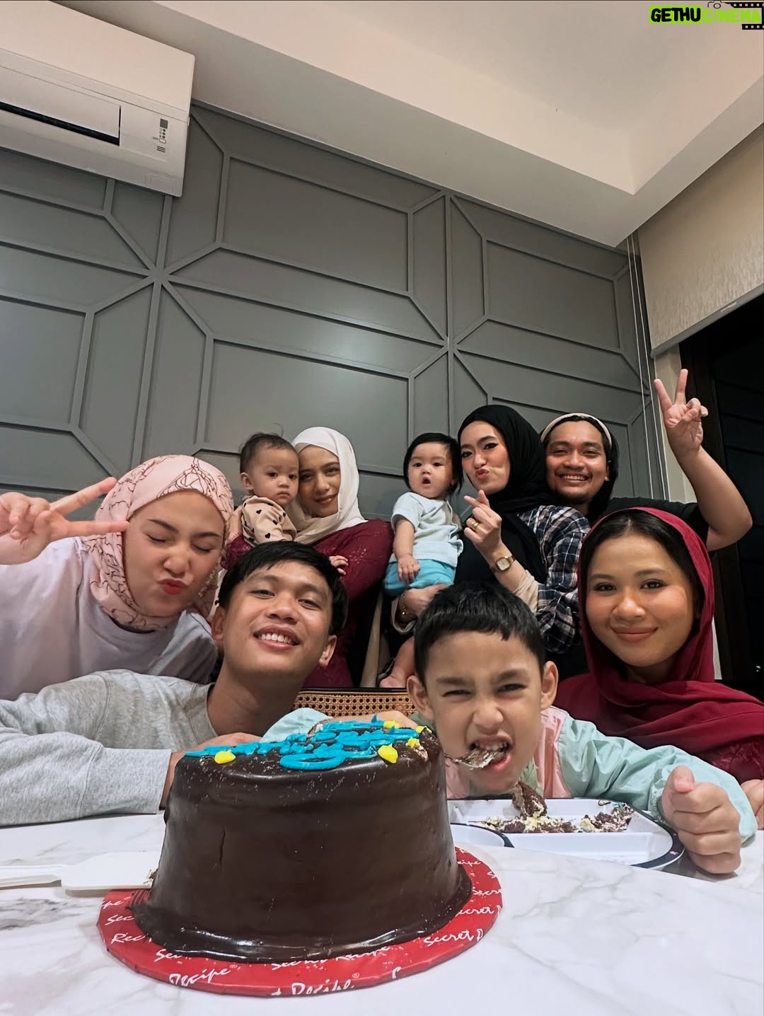 Shila Amzah - 19.3K Likes - Happy 6th Birthday to my precious firstborn son @sethuwais ❤️
Watching you grow into the kind, bright, and joyful boy you are today is the greatest gift of my life. You’ll always be my little miracle, the one who first taught me what it means to be a parent. Mama, papa and adik loves you sethy sayangggg.

A very special thank you to our beloved family, friends, and teachers who sent their love, prayers, and wishes to Sethy. Every word and gesture means the world to us. For a child like Sethy, who experiences the world in his own unique and beautiful way, your love and support have made his 6th birthday not just a celebration of age, but a celebration of his strength, joy, and the little miracles he brings into our lives each day. Thank you for making his journey brighter and his heart a little fuller. We are forever grateful.

And today, we celebrate not just you, but also our beloved Malaysia’s 68th Independence Day. May you grow up with the same spirit of strength, unity, and resilience that built this beautiful nation. I pray that you’ll always walk with pride as a son of Malaysia, while carrying kindness and courage in your heart.

Happy Birthday, my love, and Selamat Hari Merdeka, Malaysia!