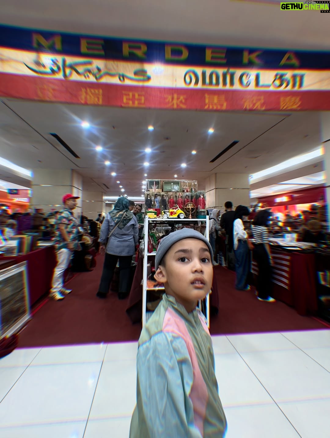 Shila Amzah - 19.3K Likes - Happy 6th Birthday to my precious firstborn son @sethuwais ❤️
Watching you grow into the kind, bright, and joyful boy you are today is the greatest gift of my life. You’ll always be my little miracle, the one who first taught me what it means to be a parent. Mama, papa and adik loves you sethy sayangggg.

A very special thank you to our beloved family, friends, and teachers who sent their love, prayers, and wishes to Sethy. Every word and gesture means the world to us. For a child like Sethy, who experiences the world in his own unique and beautiful way, your love and support have made his 6th birthday not just a celebration of age, but a celebration of his strength, joy, and the little miracles he brings into our lives each day. Thank you for making his journey brighter and his heart a little fuller. We are forever grateful.

And today, we celebrate not just you, but also our beloved Malaysia’s 68th Independence Day. May you grow up with the same spirit of strength, unity, and resilience that built this beautiful nation. I pray that you’ll always walk with pride as a son of Malaysia, while carrying kindness and courage in your heart.

Happy Birthday, my love, and Selamat Hari Merdeka, Malaysia!