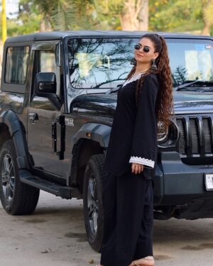 Shilpa Chaudhary Instagram - 🖤
Beautiful outfit from : @dhaagaraag