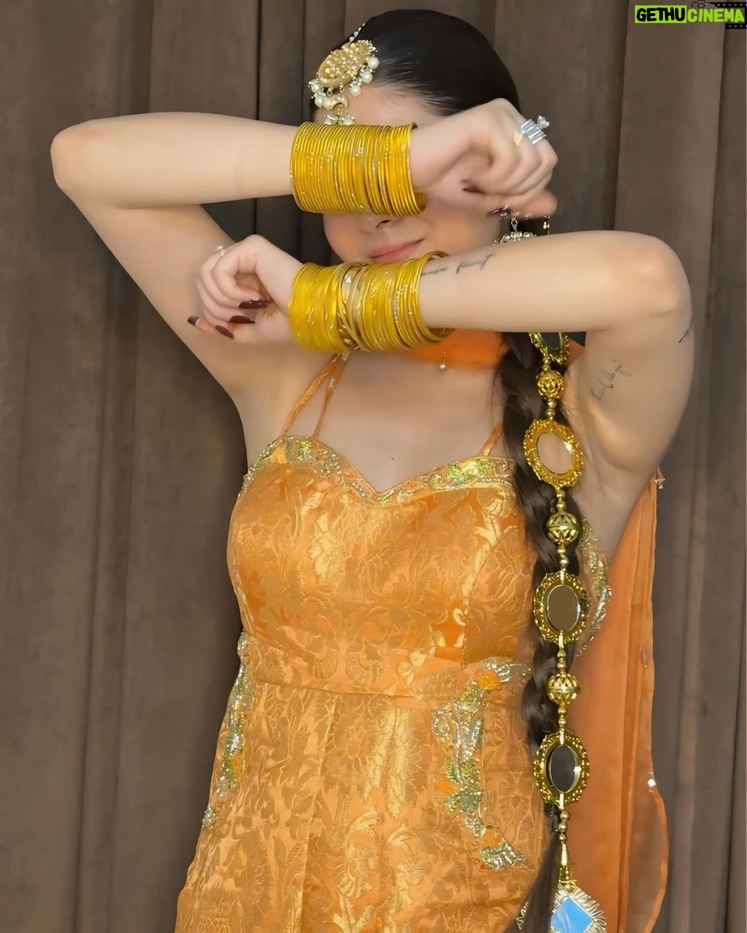 Shilpa Chaudhary - 37K Likes - 🧡