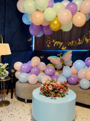 Shilpa Chaudhary Instagram - Got the cutest pre-birthday surprise at midnight 🎉💖 Feeling beyond lucky and grateful for all the love, wishes & smiles already pouring in! You guys made my day before it even began! ✨
#PreBirthdayFeels #MidnightMagic #FeelingBlessed