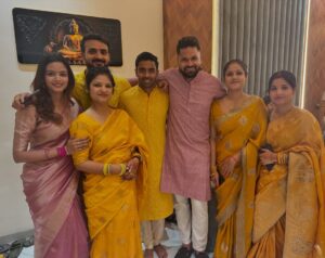 Shilpi Raghwani Instagram - Congratulations @akash.deep969 ji ❤️🦋
apke naye ghar k liye 🙏🏻mahadev ki kripa hmesa ap par bani rhe or apke jitne bhi wishes h sab pure ho 🥰
Nd thank you for inviting me 🙏🏻❤️