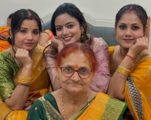 Shilpi Raghwani Instagram - Congratulations @akash.deep969 ji ❤️🦋
apke naye ghar k liye 🙏🏻mahadev ki kripa hmesa ap par bani rhe or apke jitne bhi wishes h sab pure ho 🥰
Nd thank you for inviting me 🙏🏻❤️