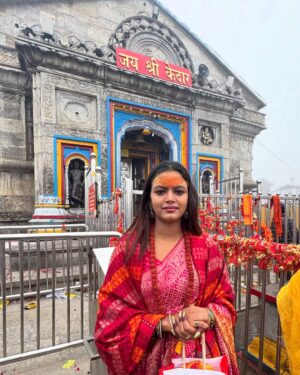 Shilpi Raghwani Instagram - Jai shree kedarnath ji 🙏🏻🙏🏻
Hum bahot bhagyashali hai 🙏🏻mere mahadev ji ka darshan hua achhe se
#kedarnathtemple