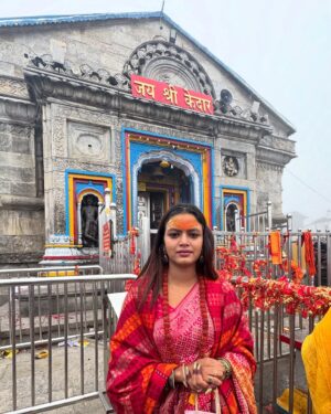 Shilpi Raghwani Instagram - Jai shree kedarnath ji 🙏🏻🙏🏻
Hum bahot bhagyashali hai 🙏🏻mere mahadev ji ka darshan hua achhe se
#kedarnathtemple