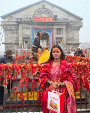 Shilpi Raghwani Instagram - Jai shree kedarnath ji 🙏🏻🙏🏻
Hum bahot bhagyashali hai 🙏🏻mere mahadev ji ka darshan hua achhe se
#kedarnathtemple
