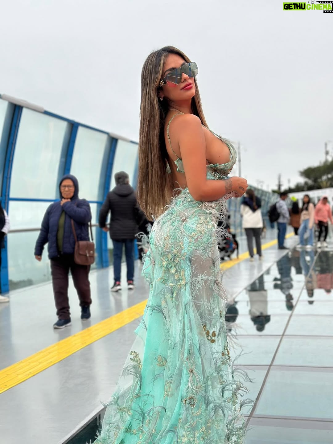 Shirley Arica - 82.8K Likes - Ella te quita el oxígeno 🤫💚