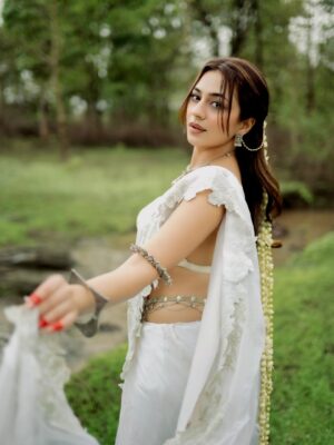 Shivali Rijhwani Instagram - 🦢🪷
This look is built on the idea of “Purity meeting Depth” - a white saree symbolizing simplicity and calm, paired with natural elements. The gajra, the earthy tones of water and sky becomes the muse and the story.
From vision to reality - all thanks to my A-team. Styling – @stylistgurleenkaur
Photography – @snapbyte_ @look_book_by_snapbyte