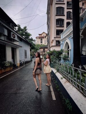 Shivali Rijhwani Instagram - Serving looks, stealing glances & walking Bandra like it’s Paris 🤎🎀