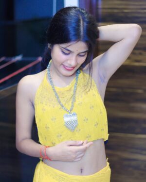 Shivangi Prajapat Instagram - Every day is a new chance to find happiness 🥰🌸
#chotiifam #photoshoot #photooftheday