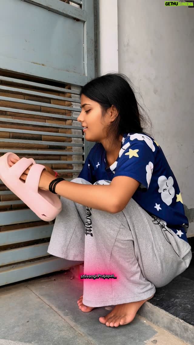 Shivangi Prajapat - 156.3K Likes - Wait for end 😂
#chotiifam #reelitfeelit #reelkarofeelkaro #viral #trending #funny #contentcreator