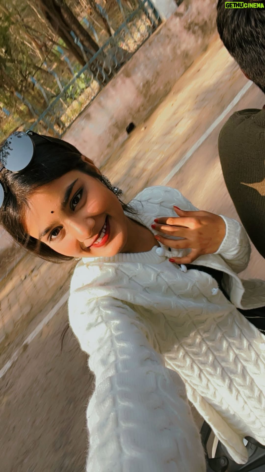Shivangi Prajapat - 194.8K Likes - Wait for end😳😂
#chotiifam #trending #reels #reelsinstagram #reelitfeelit #viral
