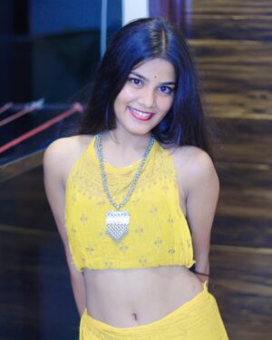 Shivangi Prajapat Instagram - Every day is a new chance to find happiness 🥰🌸
#chotiifam #photoshoot #photooftheday
