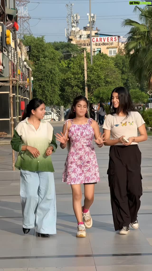 Shivangi Prajapat - 7.2K Likes - 😂🤣
#chotiifam #reels #reelitfeelit #reelkarofeelkaro #viral #trending #explore #contentcreator
