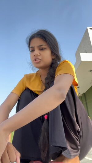 Shivangi Prajapat Instagram - Meri flirting style 😂🤣
#chotiifam #trending #reels #reelitfeelit #reelinstagram