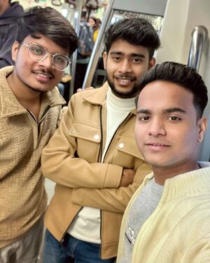 Shivangi Prajapat Instagram - 𝐇𝐚𝐝 𝐅𝐮𝐧 𝐢𝐧 𝐃𝐞𝐥𝐡𝐢..!🩵