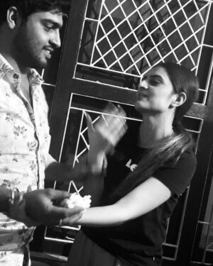 Shivani Yadav Instagram - 14-8-23💔
ये दुनियादारी कुछ भी नहीं बस चंद मिण्टो की कहानी है ,
पता नहीं कब किसको एक पल में मौत आजनी है
बार बार लगता है अब आयेगा अब बोलेगा ..
The only truth of life is death
God didn’t do it right
@arunrao6578 💔