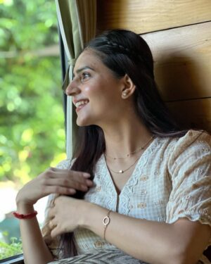Shivani Yadav Instagram - ज़िंदगी वही है जो जी रहे है ,
ये करेंगे वो करेंगे ये तो ख़्वाब है…॥