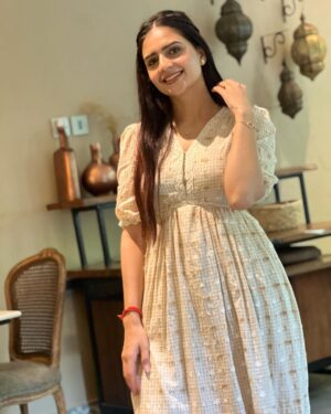 Shivani Yadav Instagram - ज़िंदगी वही है जो जी रहे है ,
ये करेंगे वो करेंगे ये तो ख़्वाब है…॥