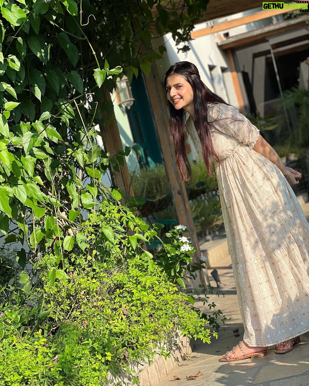 Shivani Yadav - 24.2K Likes - ज़िंदगी वही है जो जी रहे है ,
ये करेंगे वो करेंगे ये तो ख़्वाब है…॥
