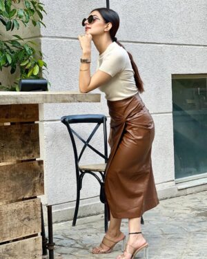 Shivani Yadav Instagram - इरादा हमे डुबाने का था
हमने तैरना सिख लिया 🤎