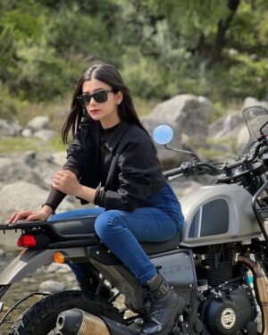 Shiyya Instagram - The most important thing you’ll ever wear is your attitude 🖤
.
#shiyyans
.
#foryou #trending #fyp #love #bikes #himalayan #riders #influencer #fashionblogger #fashion #travel #travelgram #instagram #indianfood #instadaily #explorepage #himachalpradesh #blogger #blog #trend #travelling #photoshoot #wildlife