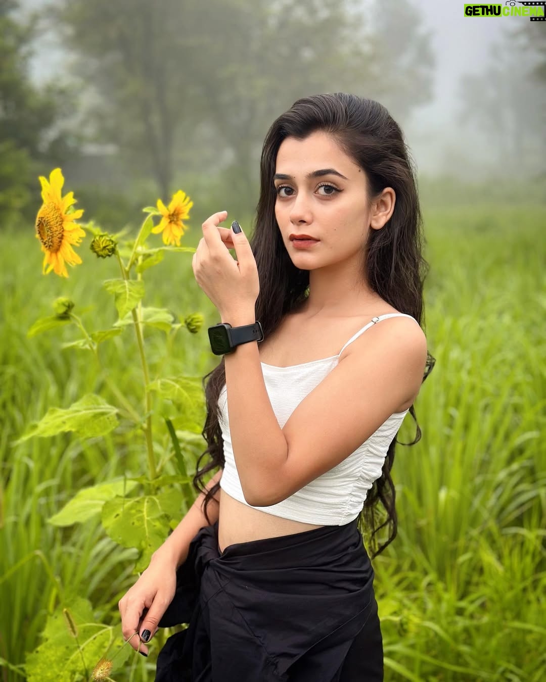 Shiyya - 53.6K Likes - Kafeerana sa hai 🌻
.
#shiyyans #photoshoot #travelphotography #beautiful

#trending #explorepage #love #beauty #beautiful #instagram #instagood #instadaily #instafashion #fashionmodel #influencer #modelshoot #fashionblogger #blogger #foryou #likes #photography #follow #bhfyp #photooftheday #viral #fashionista #instamood #lifestyle #ootd #ootdfashion