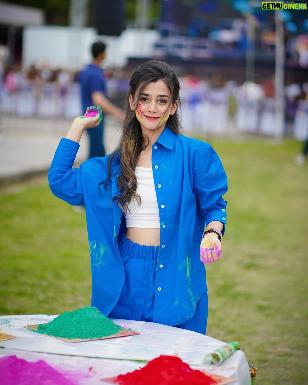 Shiyya - 47.7K Likes - Swipe unfil to find the real me 😂💙
.
#trendingnow #shiyyans