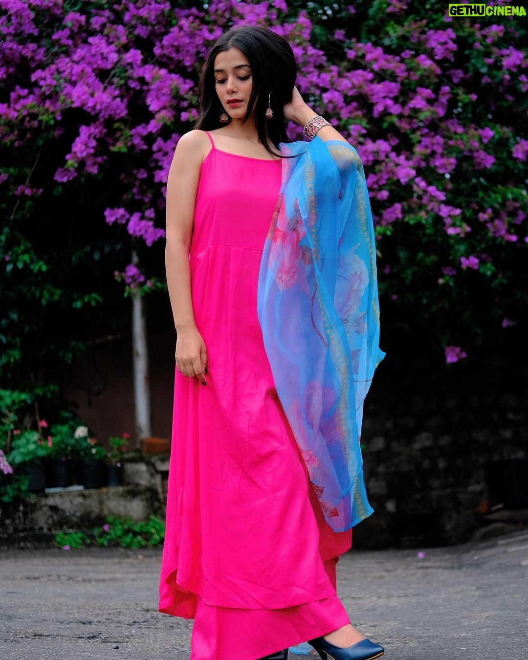 Shiyya - 52.2K Likes - Jaana samjho na, dil kehta hai 💕
.
#shiyyans 
.
#trending #fyp #instagood #instagram #photooftheday #influencer #beautybloggers #instafashion #fashionblogger #beautiful #indianattire #traditional #suit #outiftideas #foryou #trend