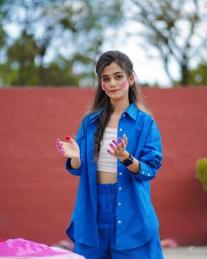 Shiyya Instagram - Swipe unfil to find the real me 😂💙
.
#trendingnow #shiyyans