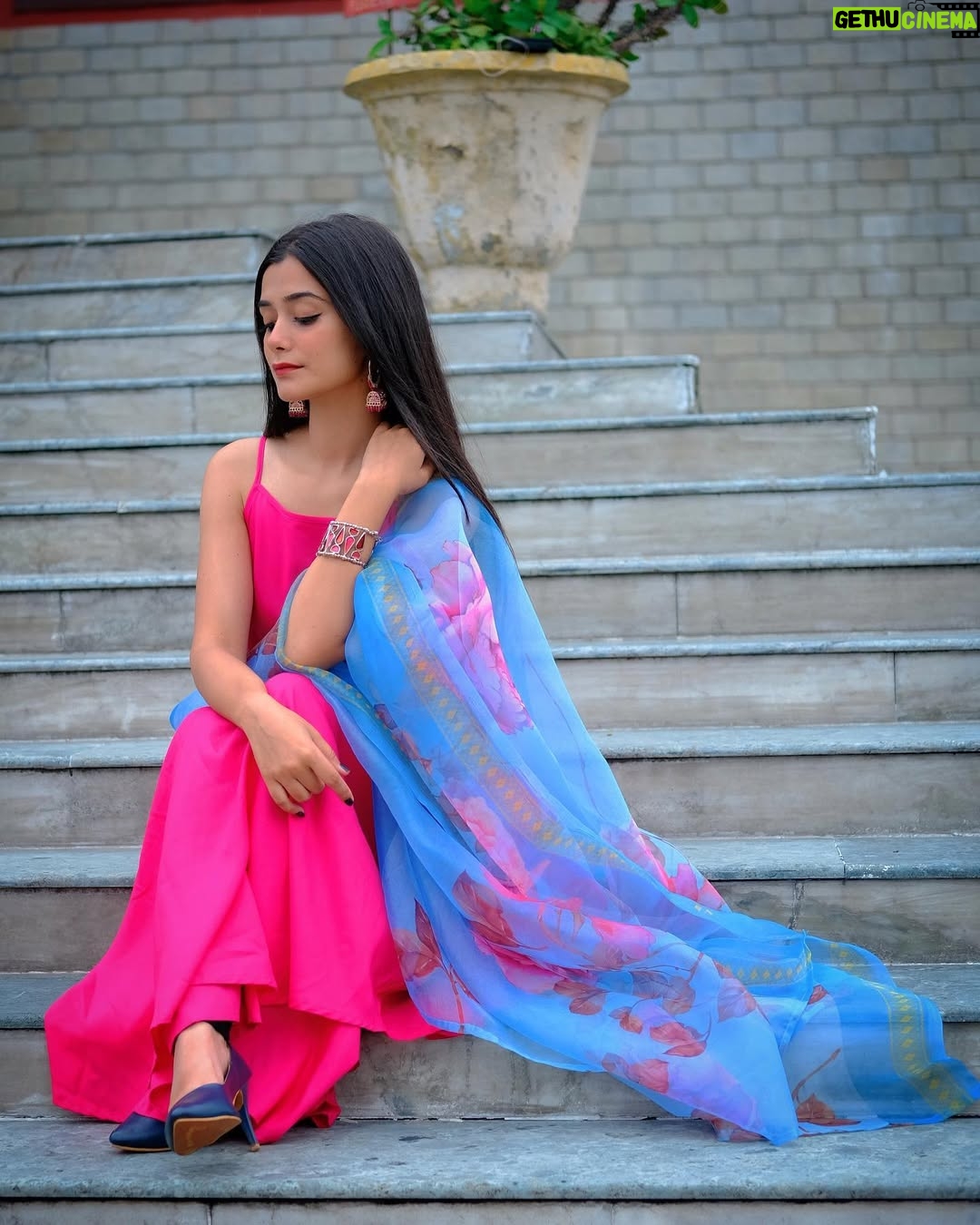 Shiyya - 52.2K Likes - Jaana samjho na, dil kehta hai 💕
.
#shiyyans 
.
#trending #fyp #instagood #instagram #photooftheday #influencer #beautybloggers #instafashion #fashionblogger #beautiful #indianattire #traditional #suit #outiftideas #foryou #trend