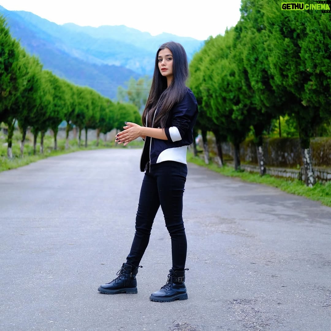 Shiyya - 49.4K Likes - I 🖤 you 
.
#shiyyans 
.
#trending #travel #travelphotography #indianfood #love #explorepage #trending #trend #exploremore #black #fashionstyle #fashionblogger #blogger #blog #fashionstyle #beauty #beautiful #fashiongram #instagram #instagood #instalike #likesforlike #liketeams #travelling #instalike