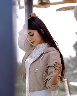 Shiyya Instagram - You may fall in love with her 🤎
.
#shiyyans
.
#trending #explorepage #love #beauty #beautiful #instagram #instagood #instadaily #instafashion #fashionmodel #influencer #modelshoot #fashionblogger #blogger #foryou #likes #photography #follow #bhfyp #photooftheday #viral #fashionista #instamood #lifestyle #ootd #ootdfashion