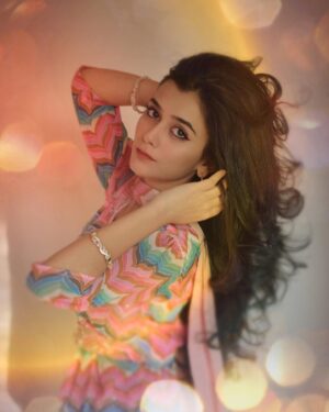 Shiyya Instagram - जय सिया राम 🧡
.
दीपावली की हार्दिक शुभकामनाएँ 🪔
.
#trending #explorepage #love #diwali #trend #diwalivibes #happy #happyday #outfit #traditional #influencer #beautybloggers #beautyinfluencer #beautiful #love #himachal #festival #fashion #fashionmodel #modeling