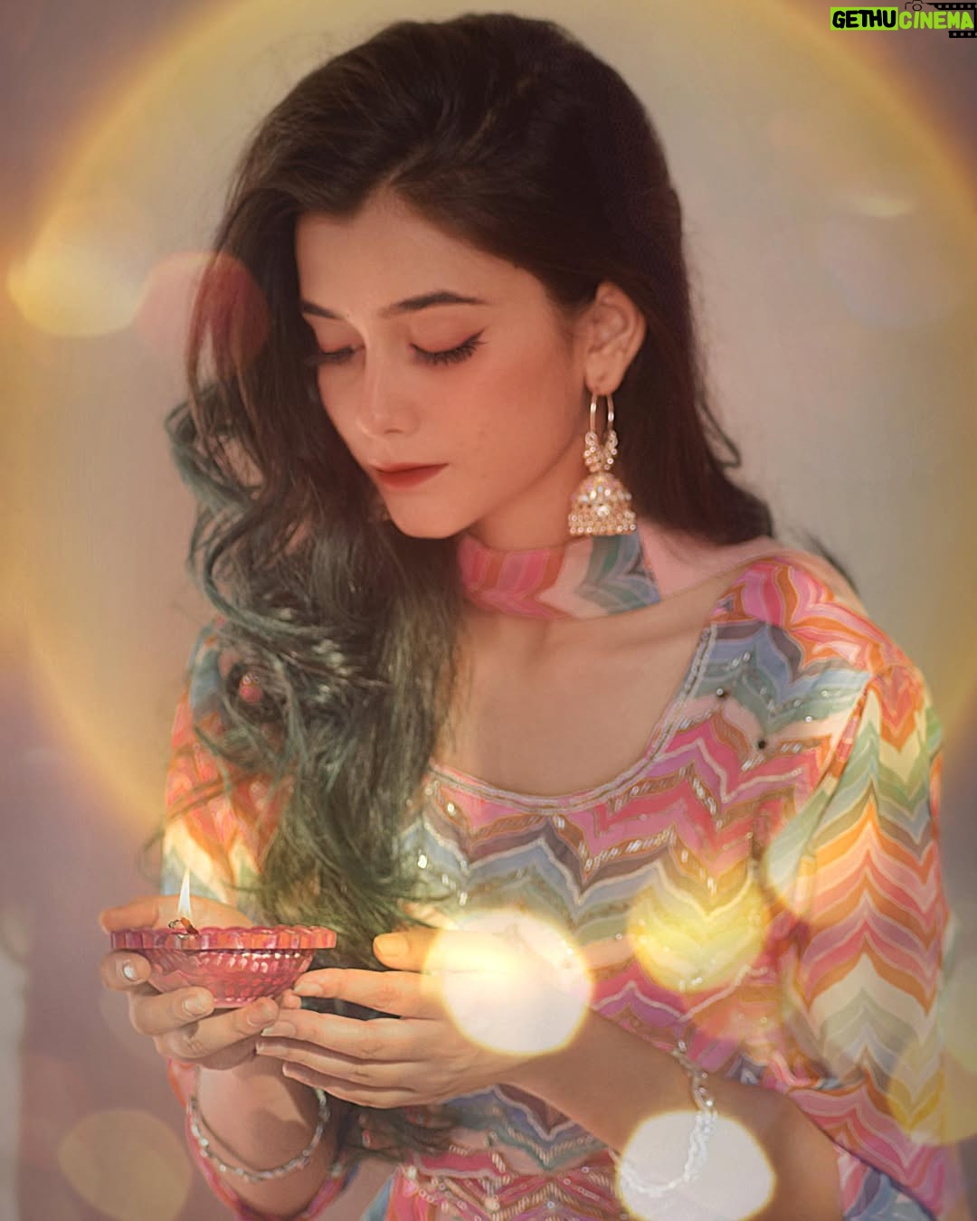 Shiyya - 56.5K Likes - जय सिया राम 🧡
.
दीपावली की हार्दिक शुभकामनाएँ 🪔
.
#trending #explorepage #love #diwali #trend #diwalivibes #happy #happyday #outfit #traditional #influencer #beautybloggers #beautyinfluencer #beautiful #love #himachal #festival #fashion #fashionmodel #modeling