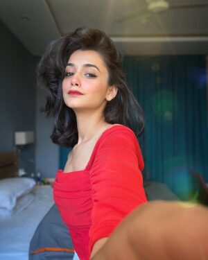 Shiyya Instagram - Drop ‘♥️’
.
#shiyyans
.
#trending #photoshoot #explorepage #trendingnow #explore #indoor #red #photography #photoeveryday #instagram #instagood #ınstagood #goodvibes
#instagram #instagood #instadaily #instafashion #fashionmodel #influencer #modelshoot #fashionblogger #blogger #foryou #likes #photography #follow #bhfyp #photooftheday #viral #fashionista #instamood #lifestyle