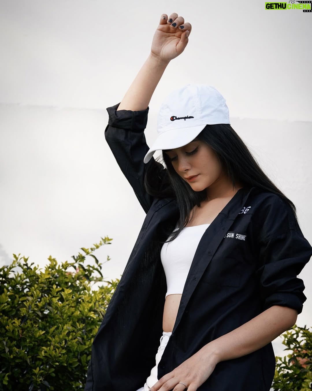 Shiyya - 48.9K Likes - Thanks For Loving Me. That’s enough for me ☑️
.
#shiyyans 
.
#fashionmodel #fashionblogger #fashion #ootd #outfitoftheday #blogger #beauty #explorepage #explore #trending #beautiful #travelblogger #photooftheday #photoshoot #shoutout #likesforlike #followforfollowback #white #bestoftheday #instagood #instagram #instalike #instadaily #fashionphotographer #style #trend