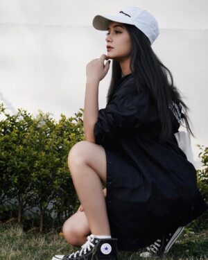 Shiyya Instagram - Thanks For Loving Me. That’s enough for me ☑️
.
#shiyyans
.
#fashionmodel #fashionblogger #fashion #ootd #outfitoftheday #blogger #beauty #explorepage #explore #trending #beautiful #travelblogger #photooftheday #photoshoot #shoutout #likesforlike #followforfollowback #white #bestoftheday #instagood #instagram #instalike #instadaily #fashionphotographer #style #trend